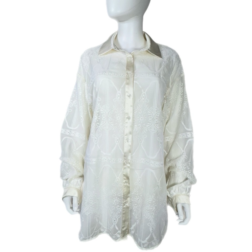 Impressions Women’s Off-White Placket Lace Button Down Shirt / Mini Dress